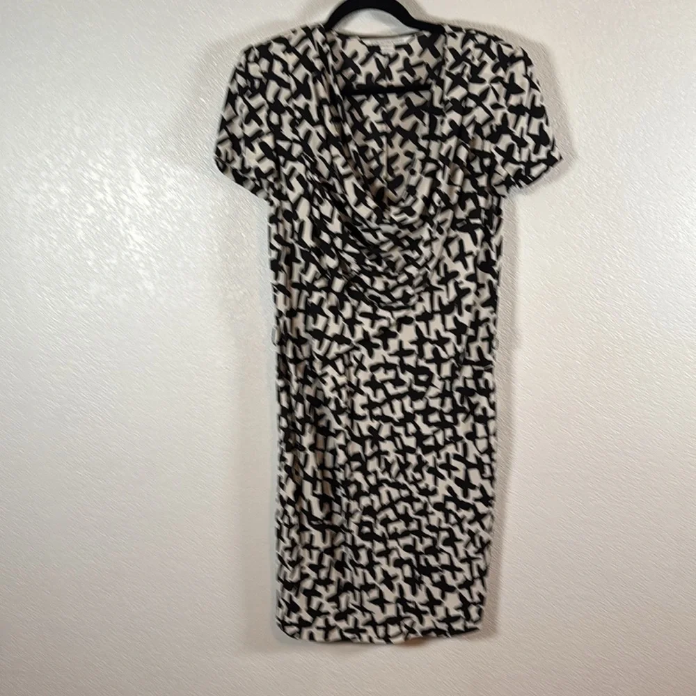 Diane Von Furstenberg Black & White Danil Print Silk Cowl Neck Dress Size 4